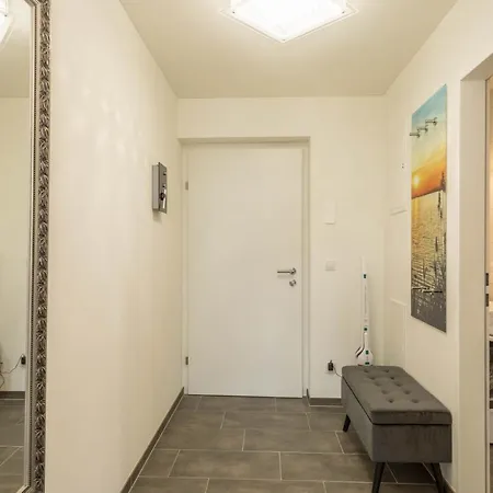 Sunny Apartment *