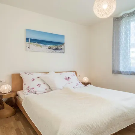 Sunny Apartment *